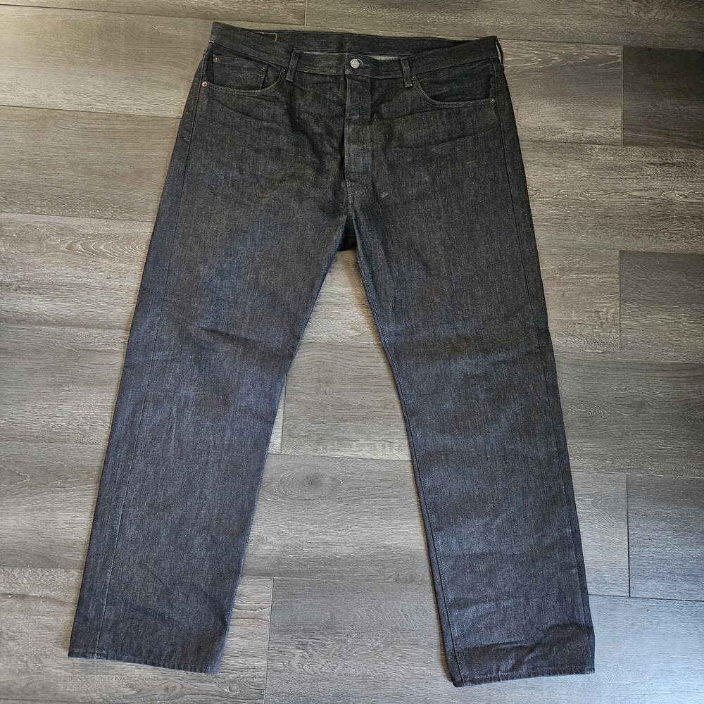 Levis 501 Jeans Mens 42x32  Dark Blue Denim Straight Leg Fly Button Classic